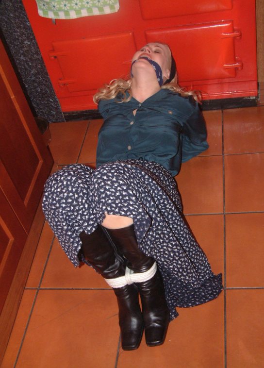 Tied Sexy Beauties 89-1