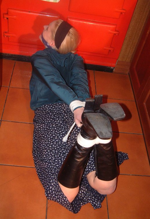 Tied Sexy Beauties 89-1