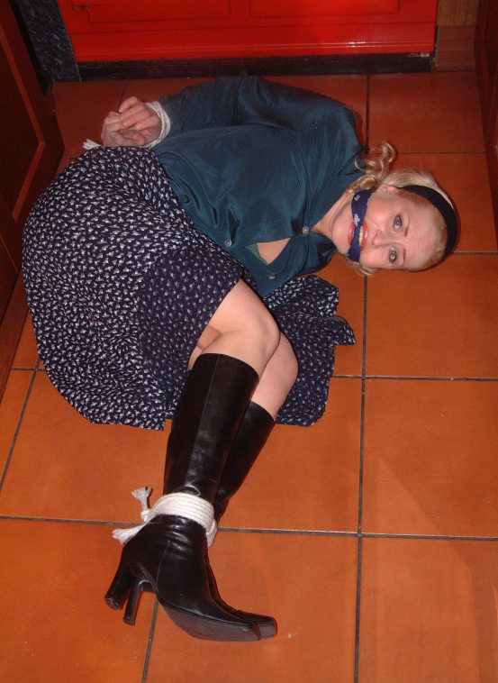 Tied Sexy Beauties 89-1