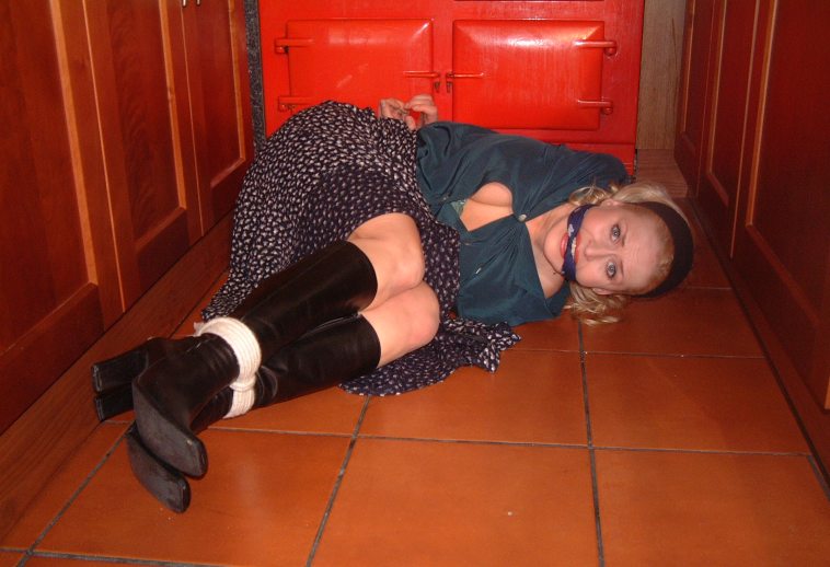 Tied Sexy Beauties 89-1