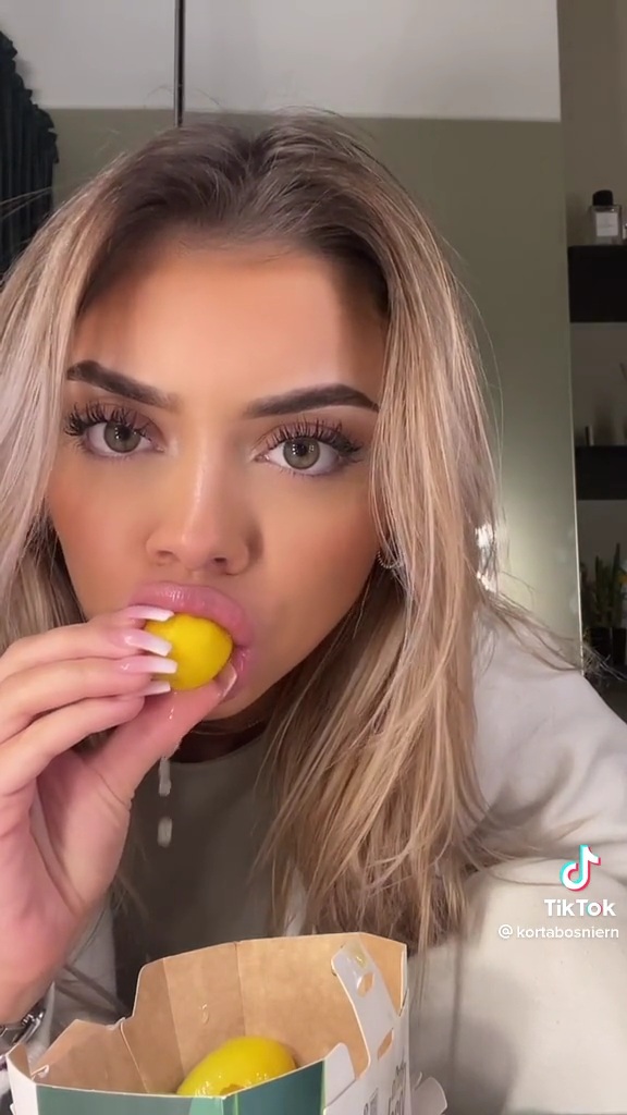 Ass in jeans blowjob anal cum