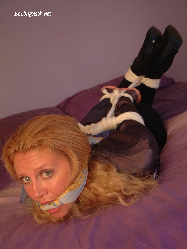 Tied Sexy Beauties 110-2