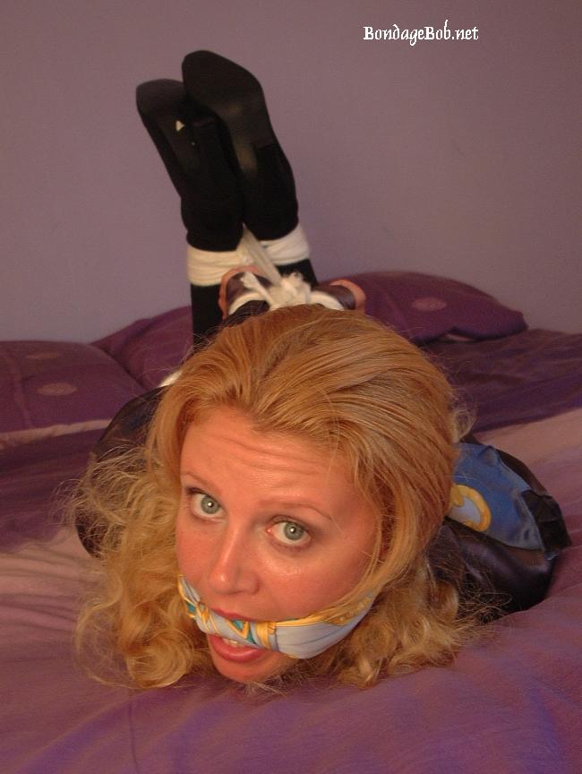 Tied Sexy Beauties 110-2