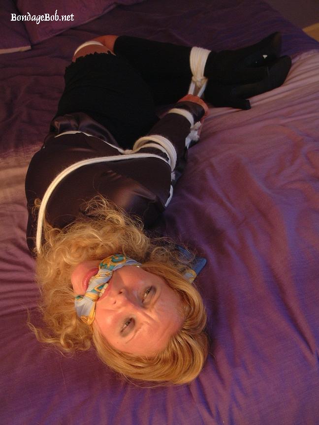 Tied Sexy Beauties 110-2