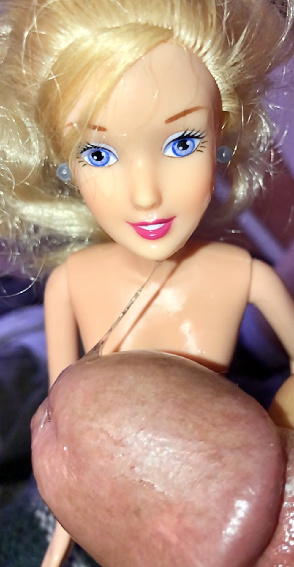 Rubbing precum on Barbie and facial