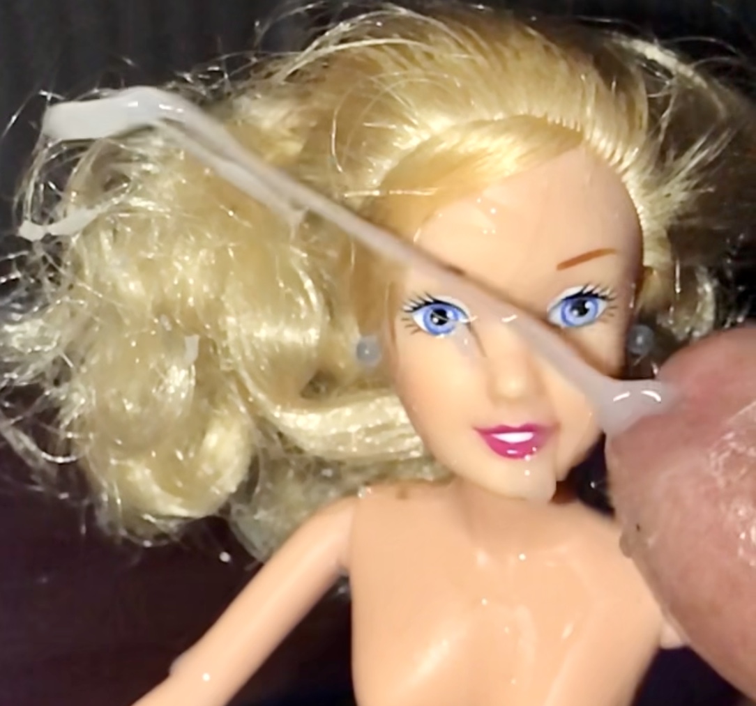 Rubbing precum on Barbie and facial