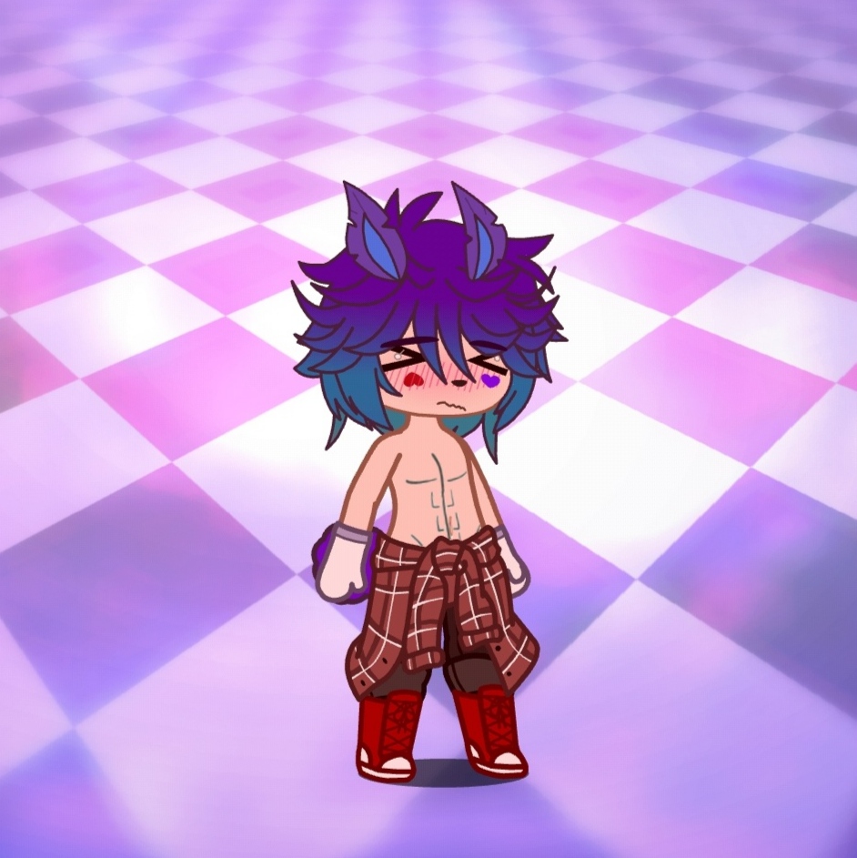 Ari is shirtless/ Ari esta sem camisa