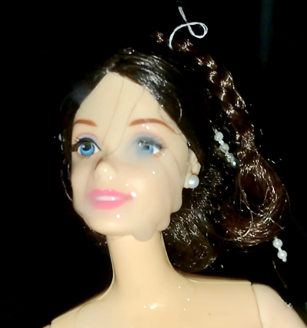 Smelly secondhand Barbie gets facial cumshot