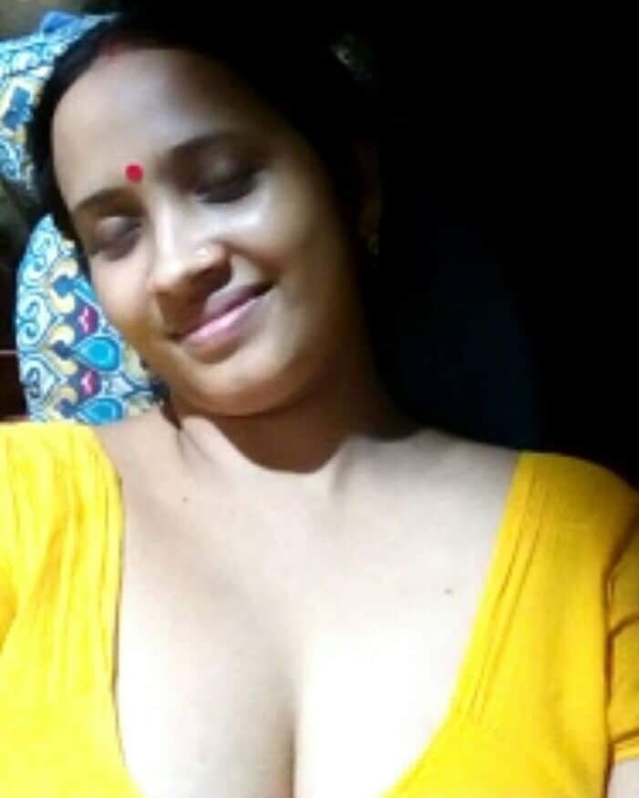 Village bhabhi