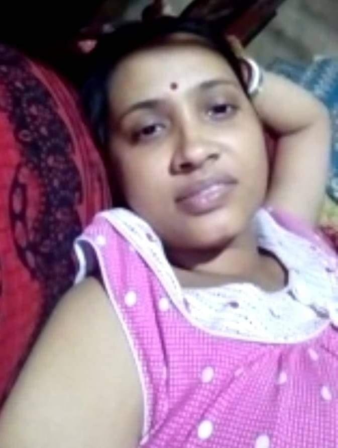 Village bhabhi