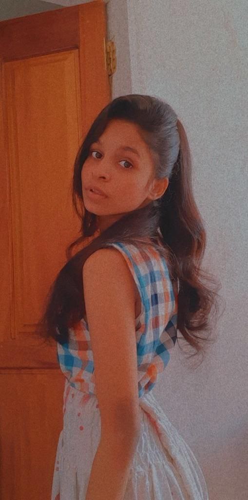 Cute small Indian girl boobs and pussy pics