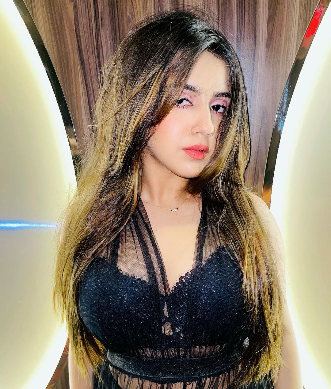 Exposing this desi whore Roshni