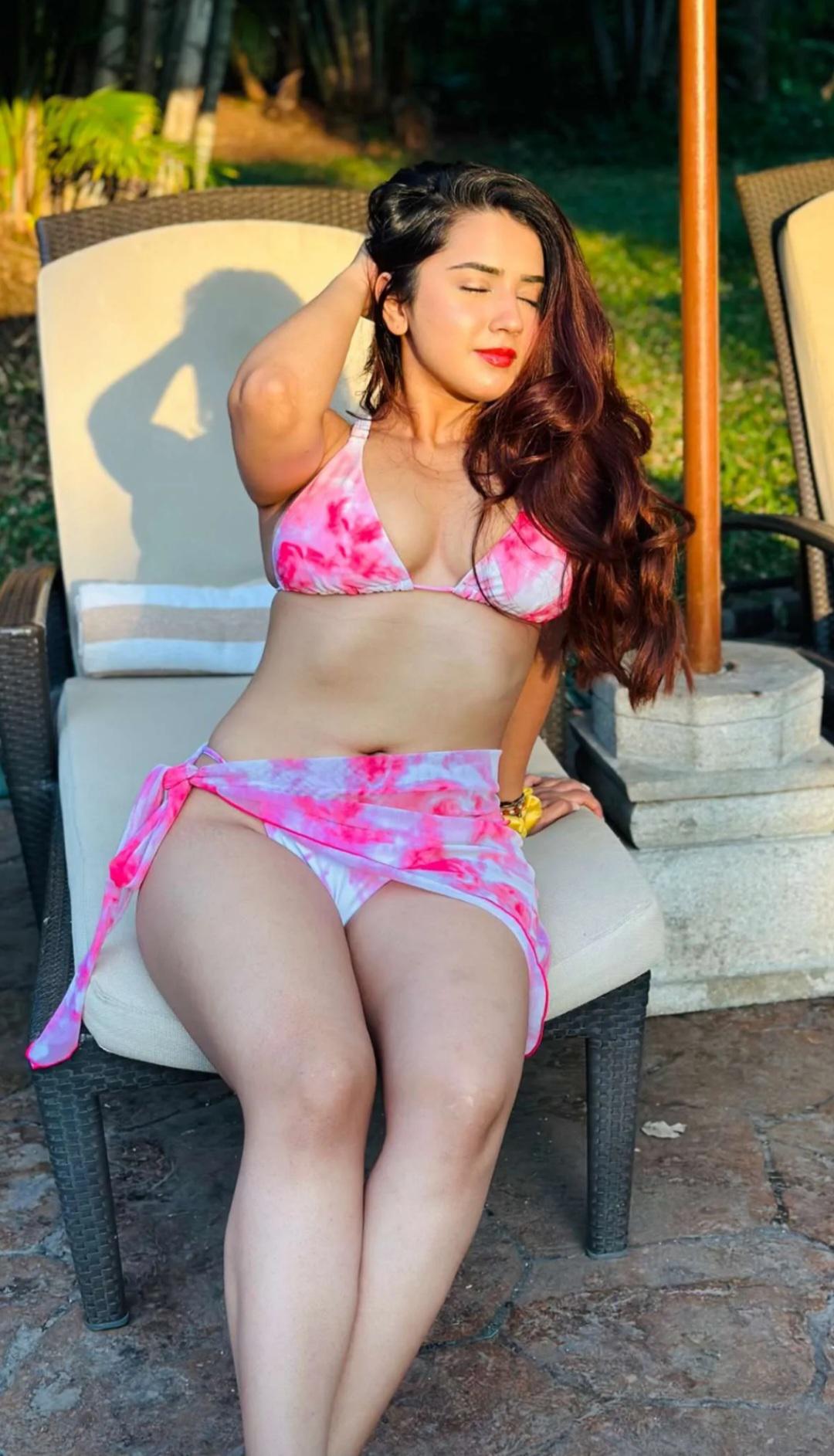 Exposing this desi whore Roshni