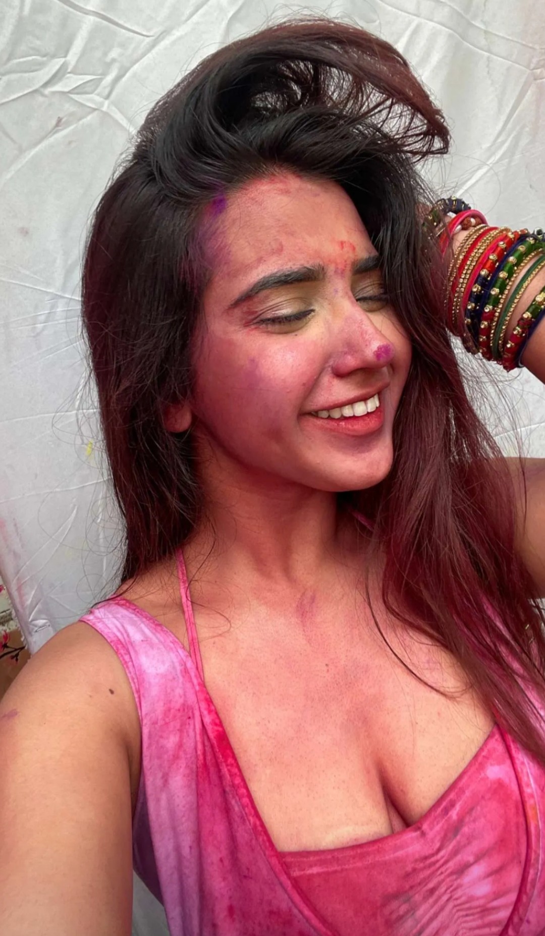 Exposing this desi whore Roshni