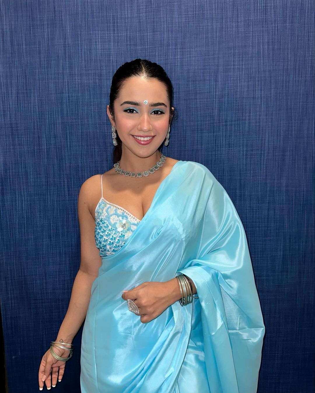 Exposing this desi whore Roshni