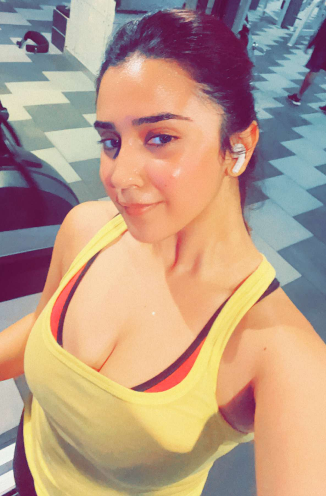 Exposing this desi whore Roshni