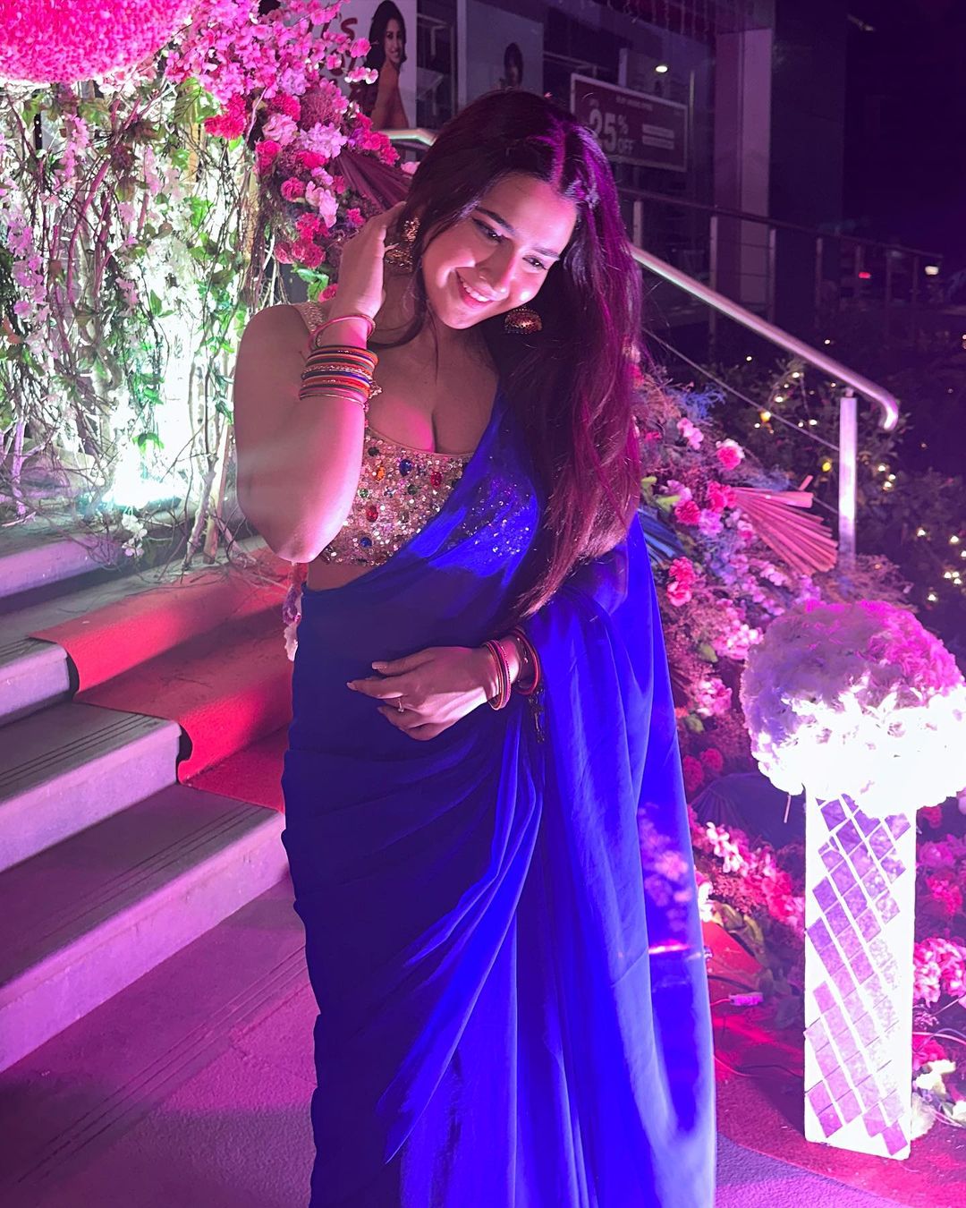 Exposing this desi whore Roshni