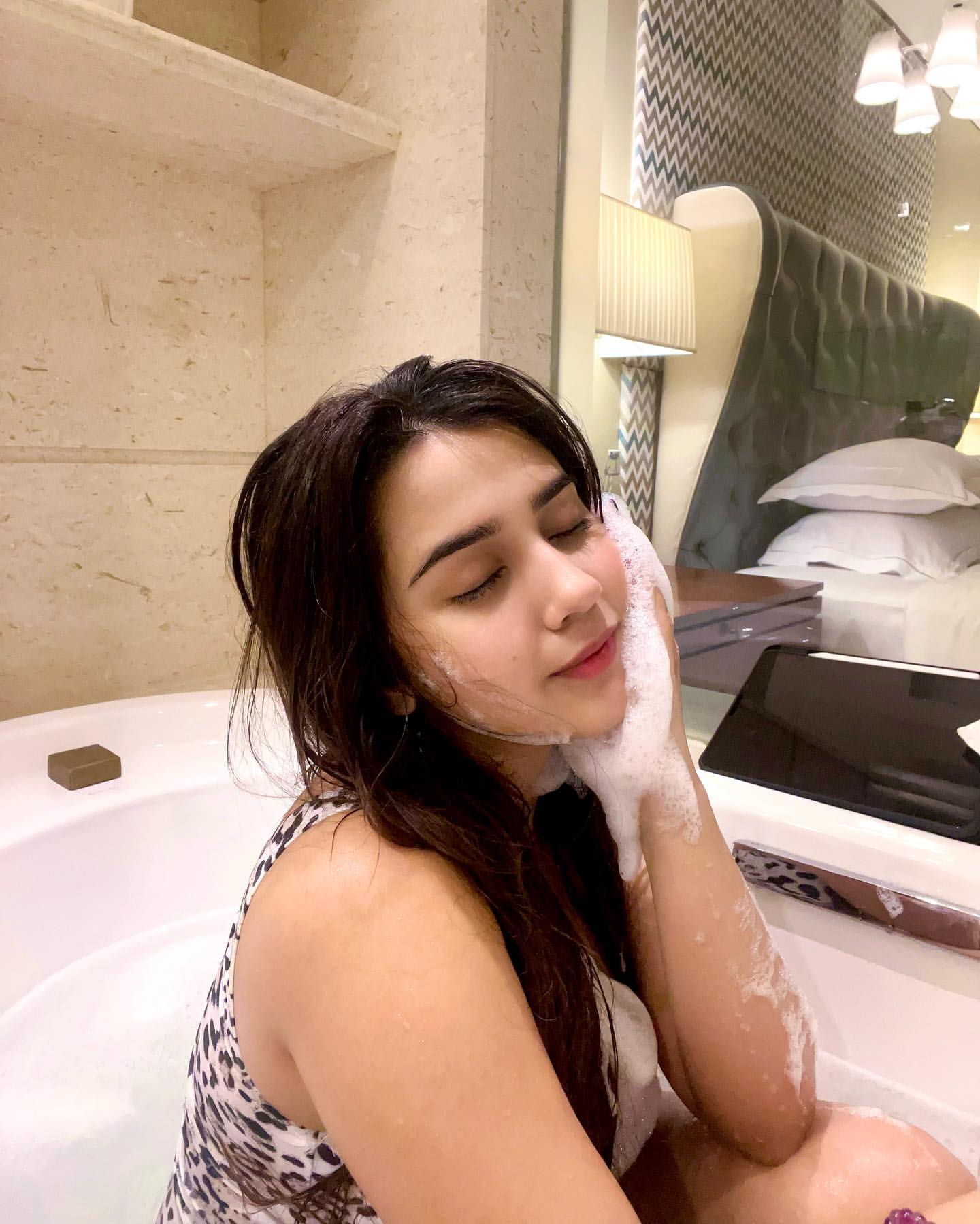 Exposing this desi whore Roshni