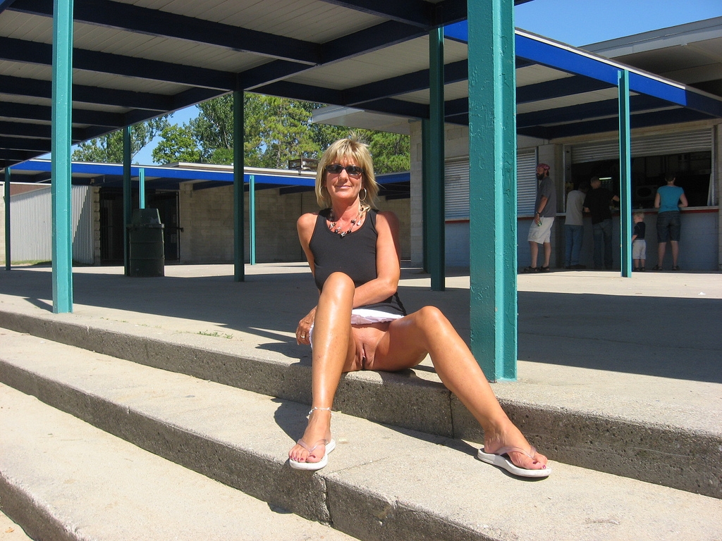 Hot blonde gilf with shaved pussy