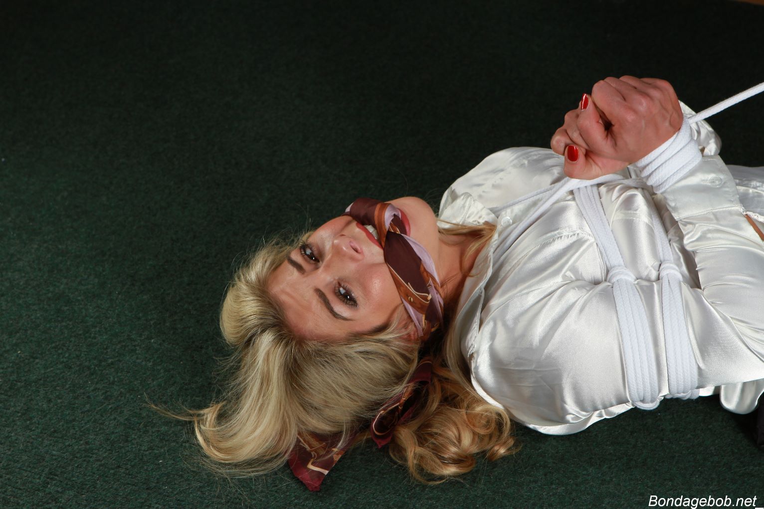 Tied Sexy Beauties 176-2