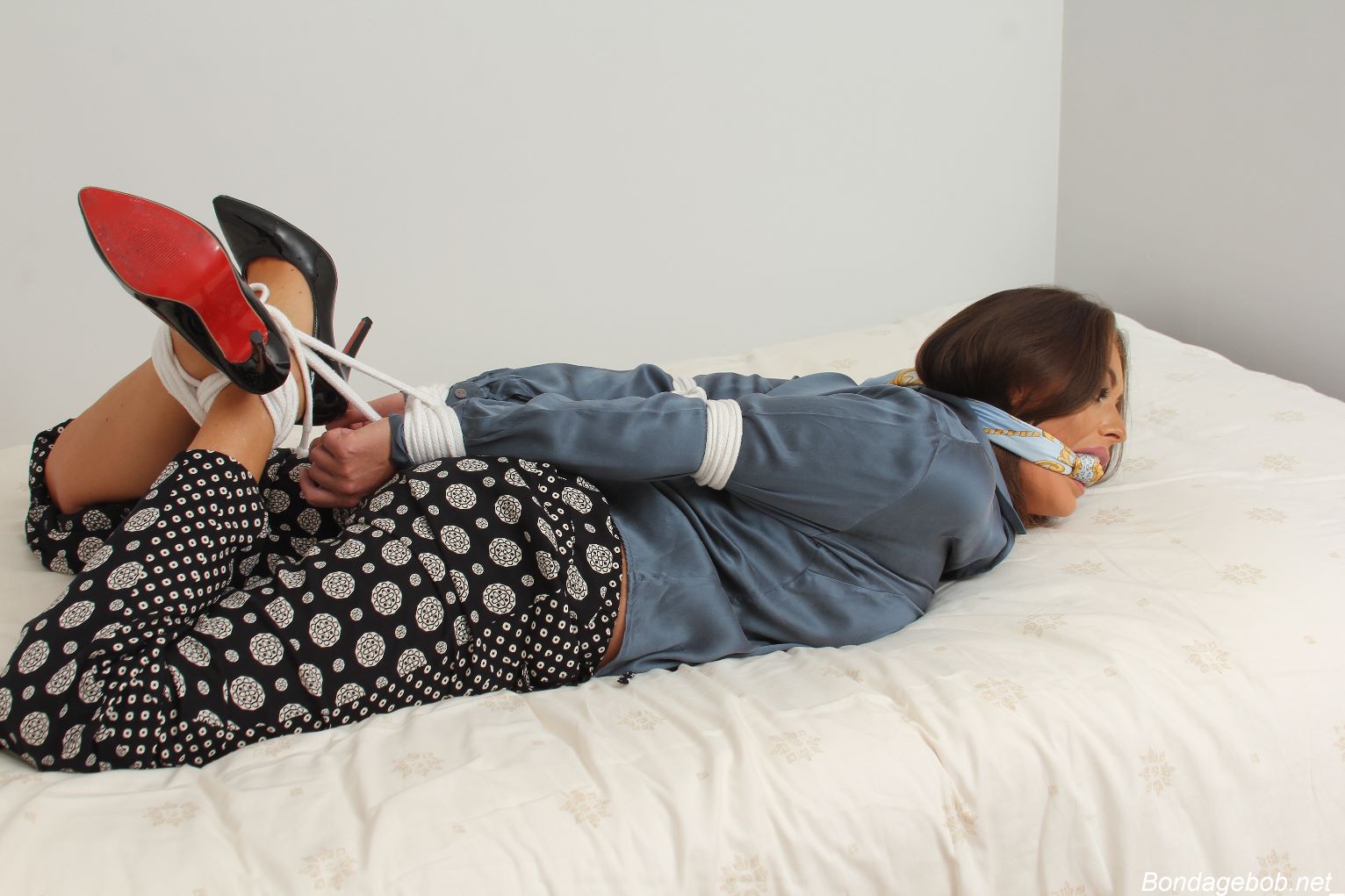 Tied Sexy Beauties 182-2