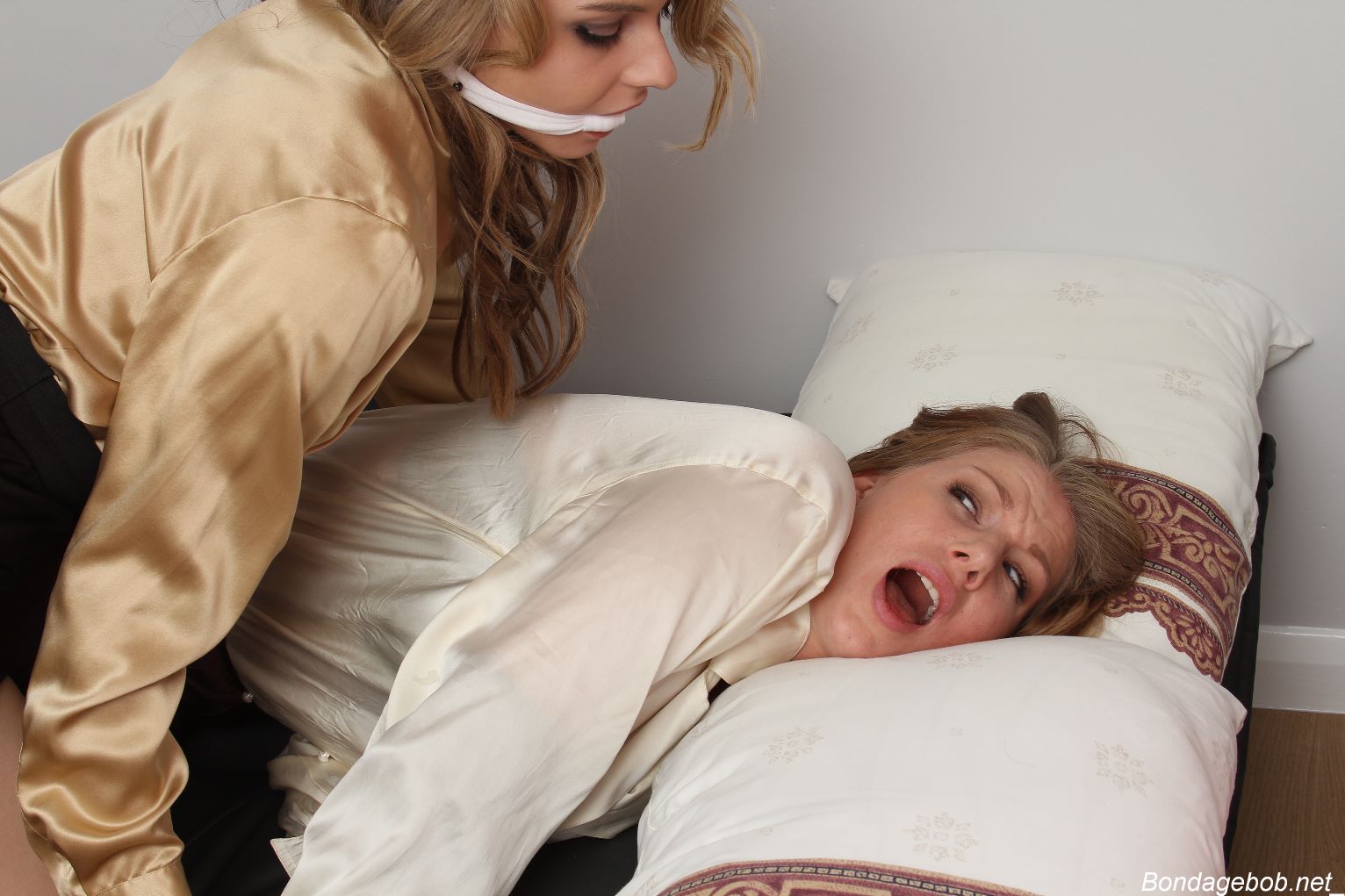 Tied Sexy Beauties 183-2