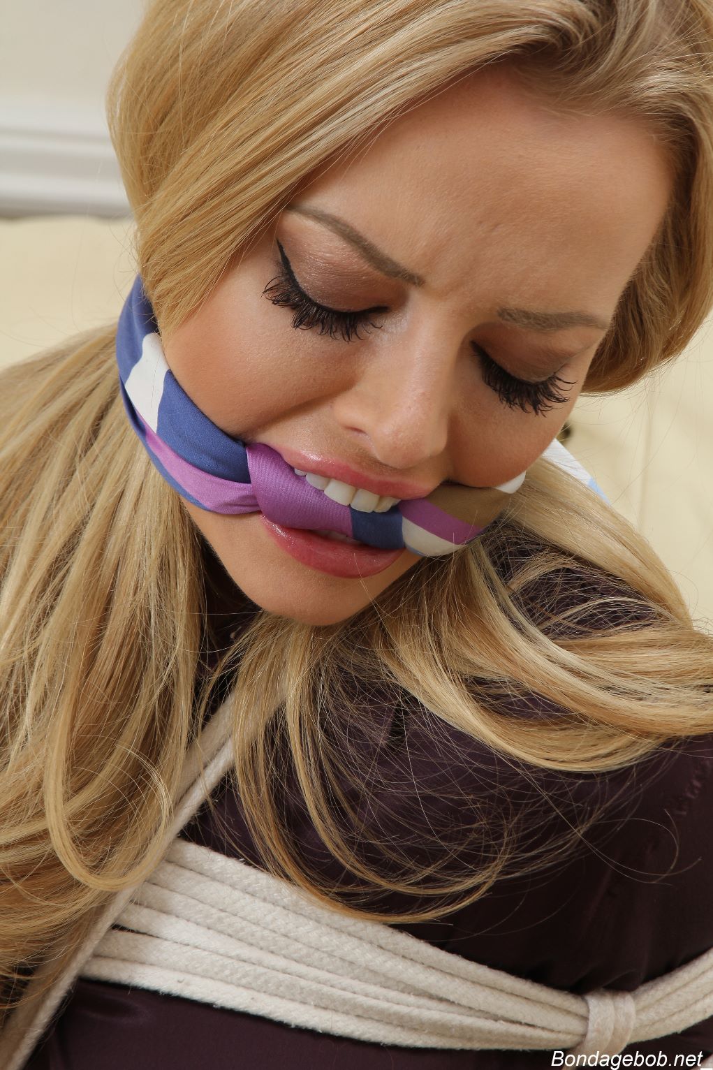 Tied Sexy Beauties 186-3