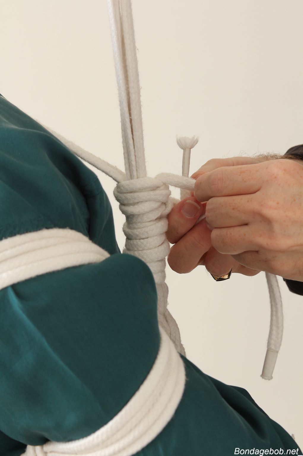 Tied Sexy Beauties 190-2