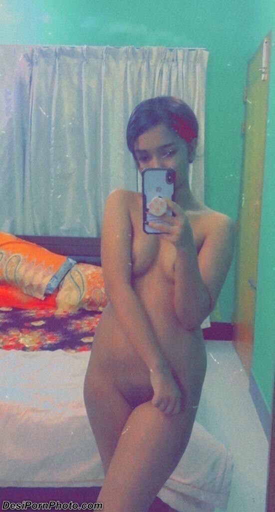 Me upload my nude pics