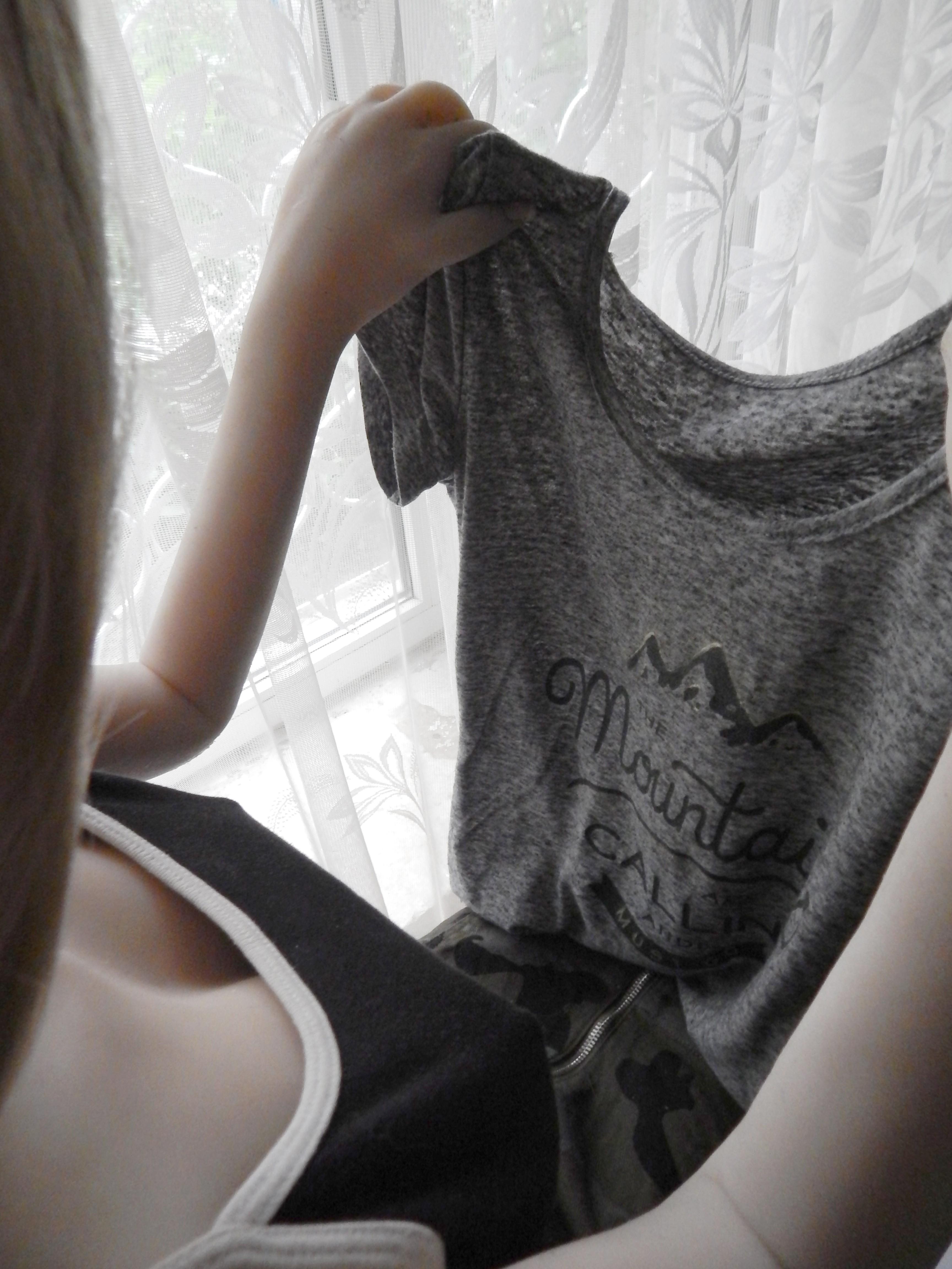 Lia's dressing up. (some GIFs)