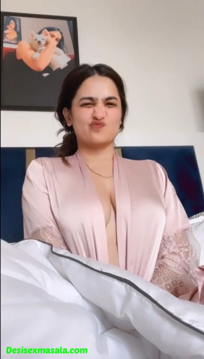 Poonam Pandey nude pics collections