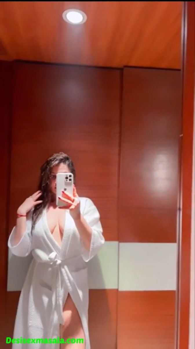 Poonam Pandey nude pics collections