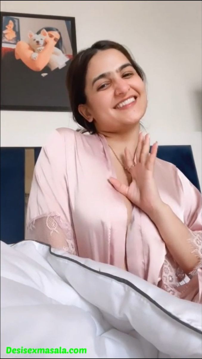 Poonam Pandey nude pics collections