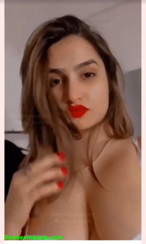 Poonam Pandey nude pics collections