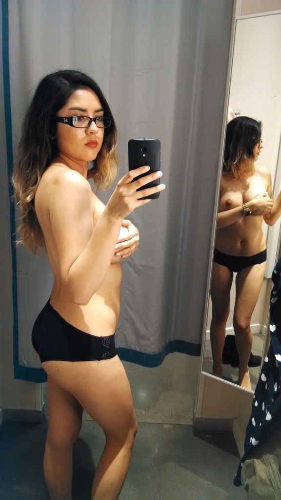 College girls nude pics