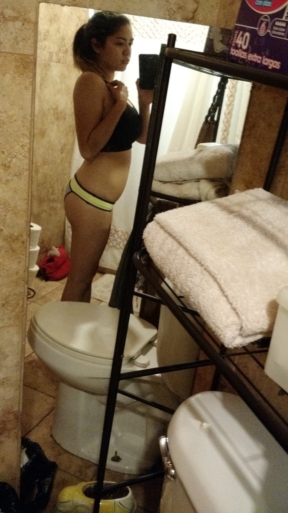 College girls nude pics