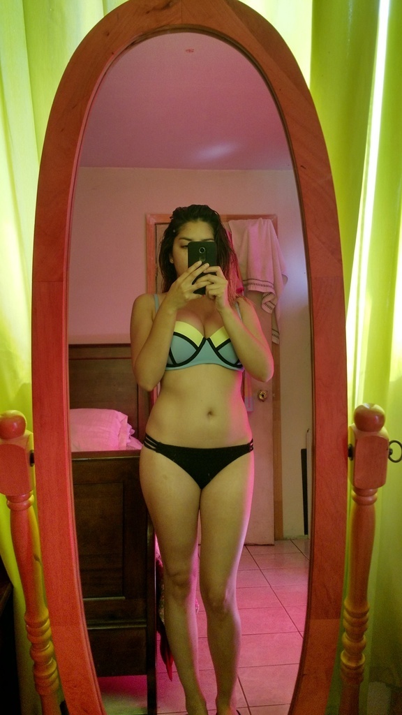 College girls nude pics