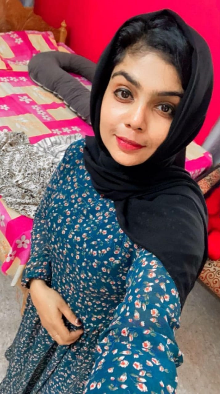 Muslim Slut Showing Big Boobs