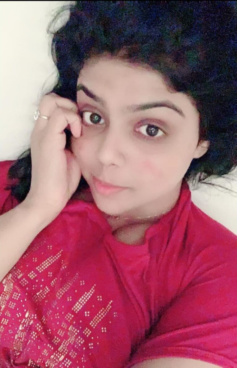 Muslim Slut Showing Big Boobs