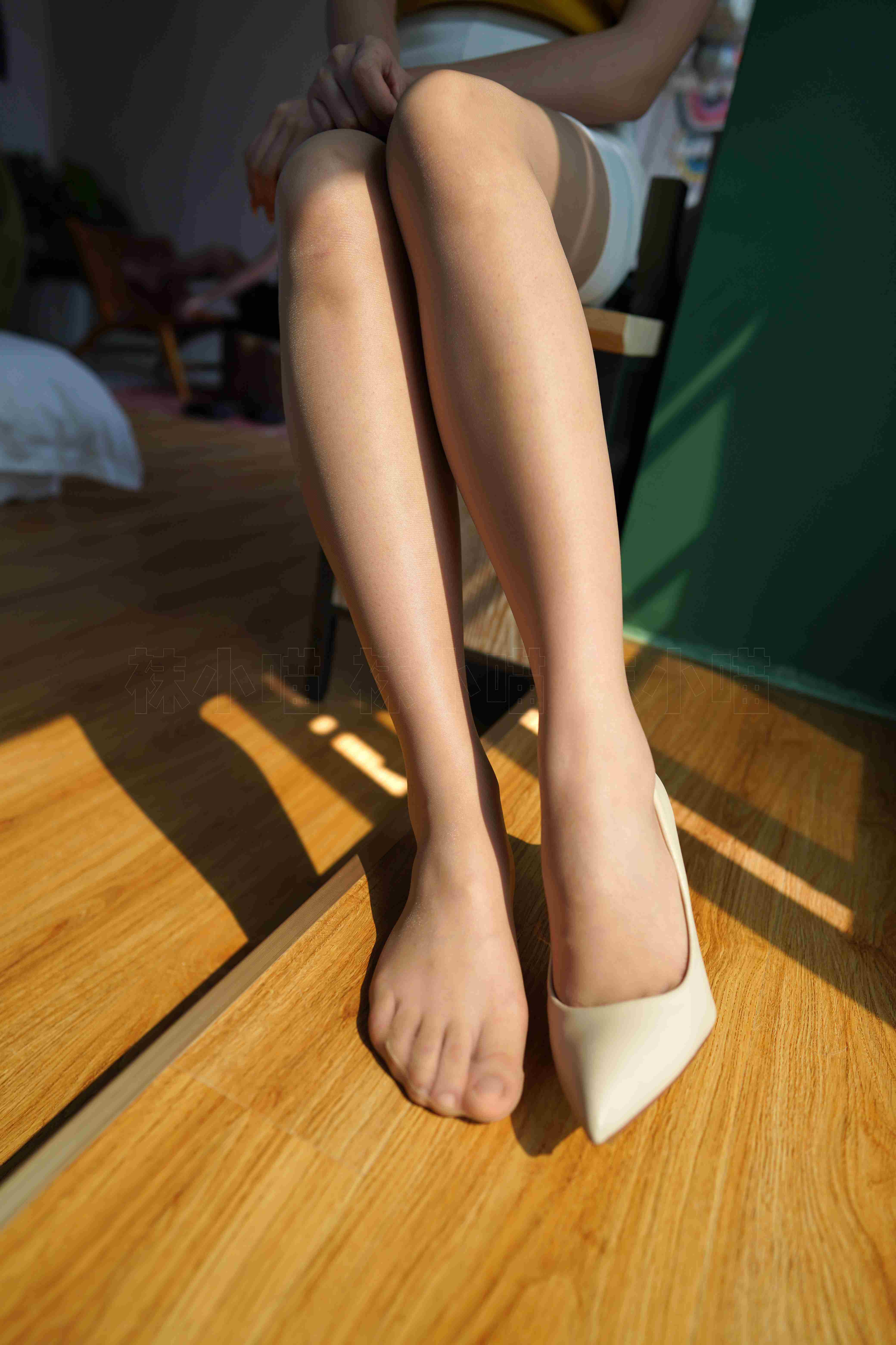 China Beauty Legs and feet 75