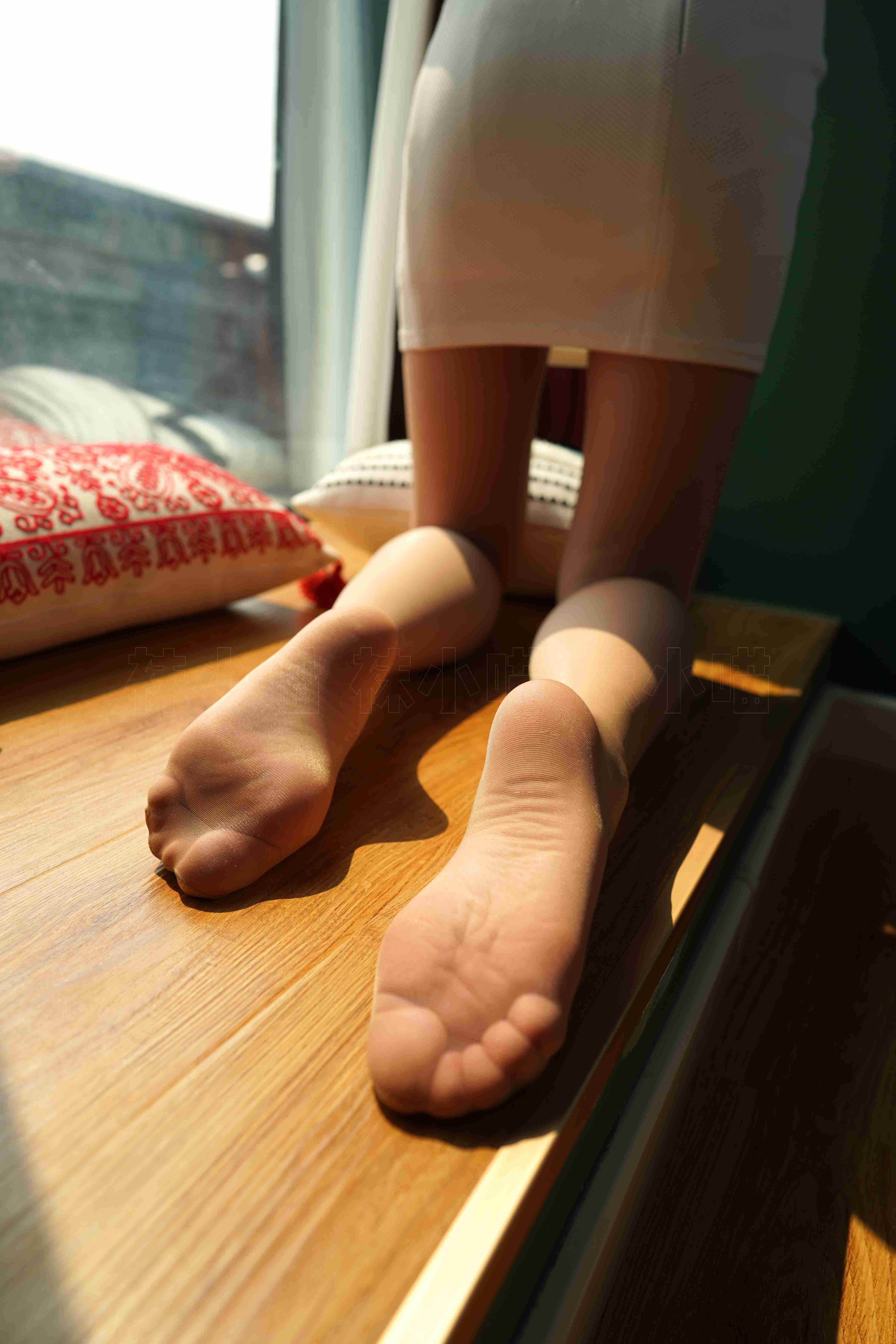 China Beauty Legs and feet 75