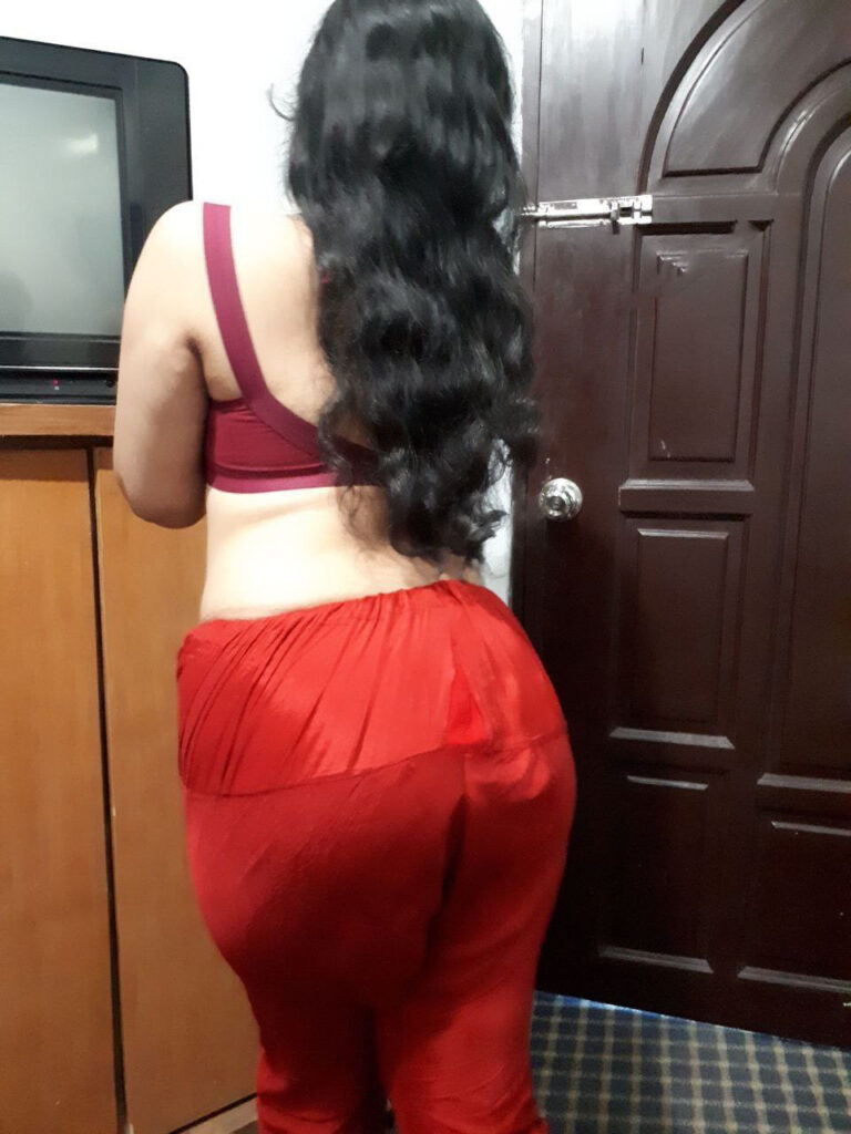 Hot tamil hijab girl