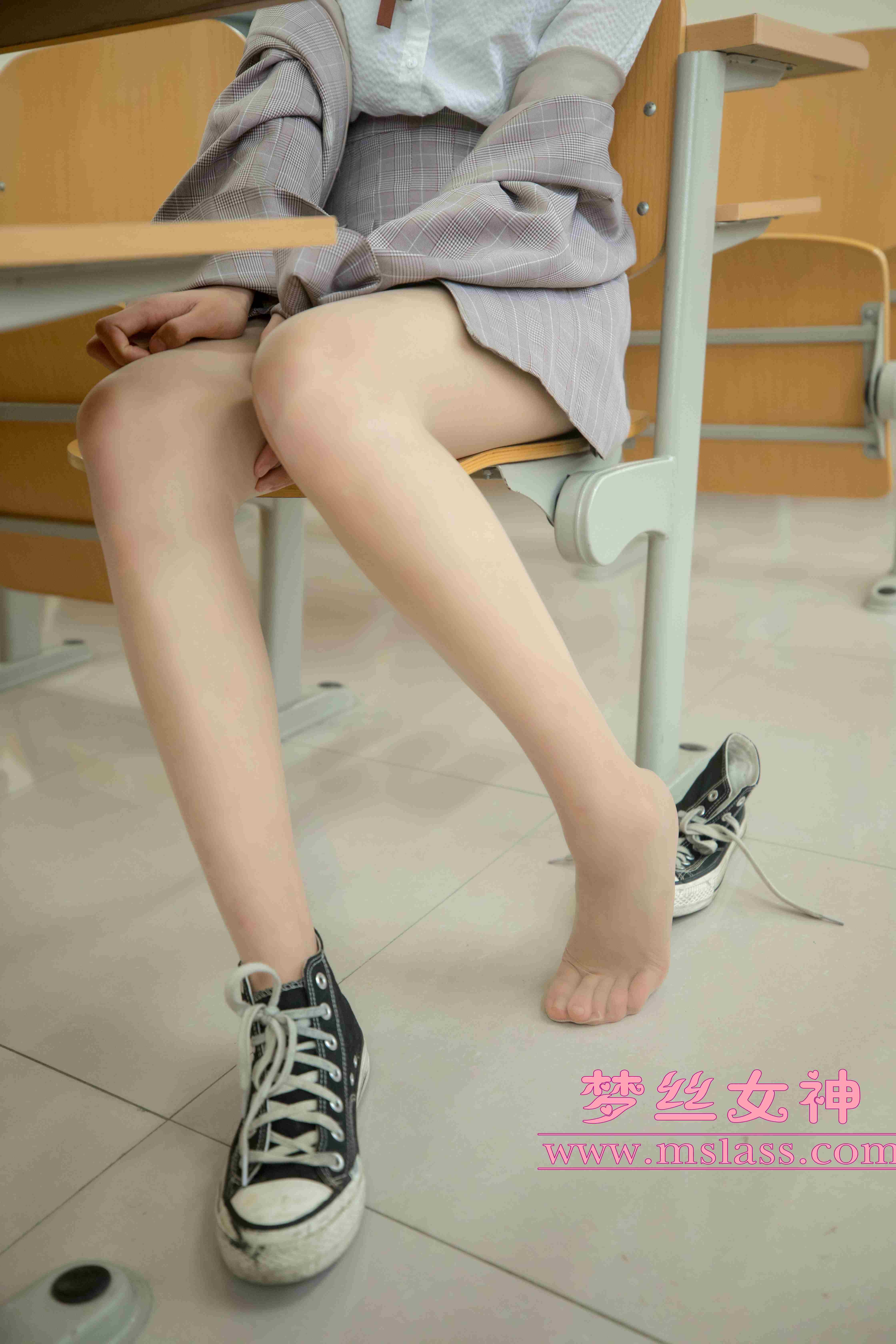China Beauty Legs and feet 96