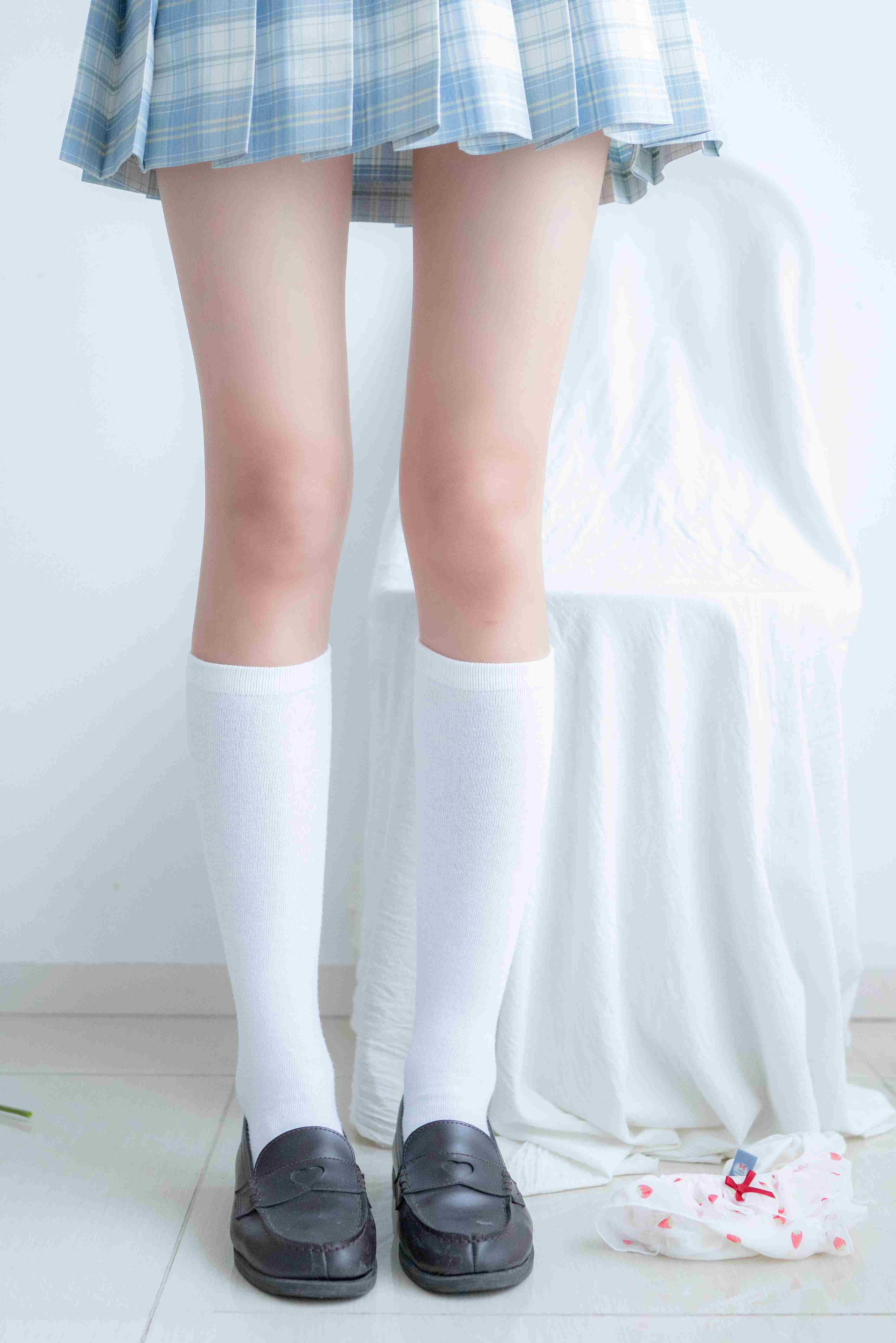 China Beauty Legs and feet 103