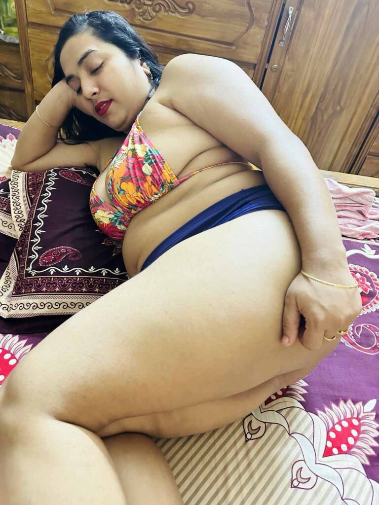 Desi Muslim Bhabhi