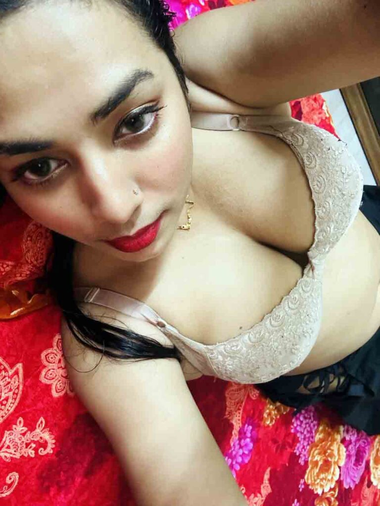 Desi Muslim Bhabhi
