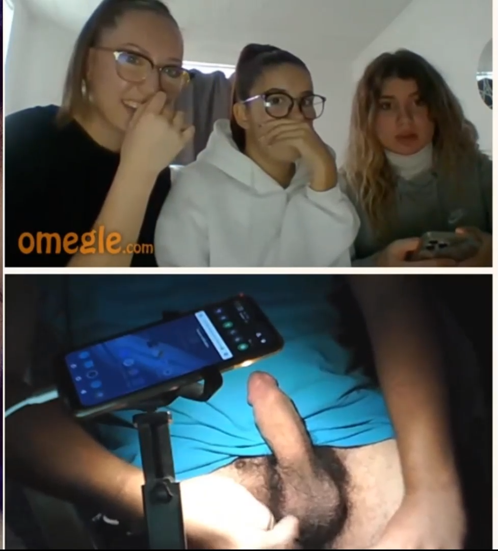 flashing my penis to girls in omegle
