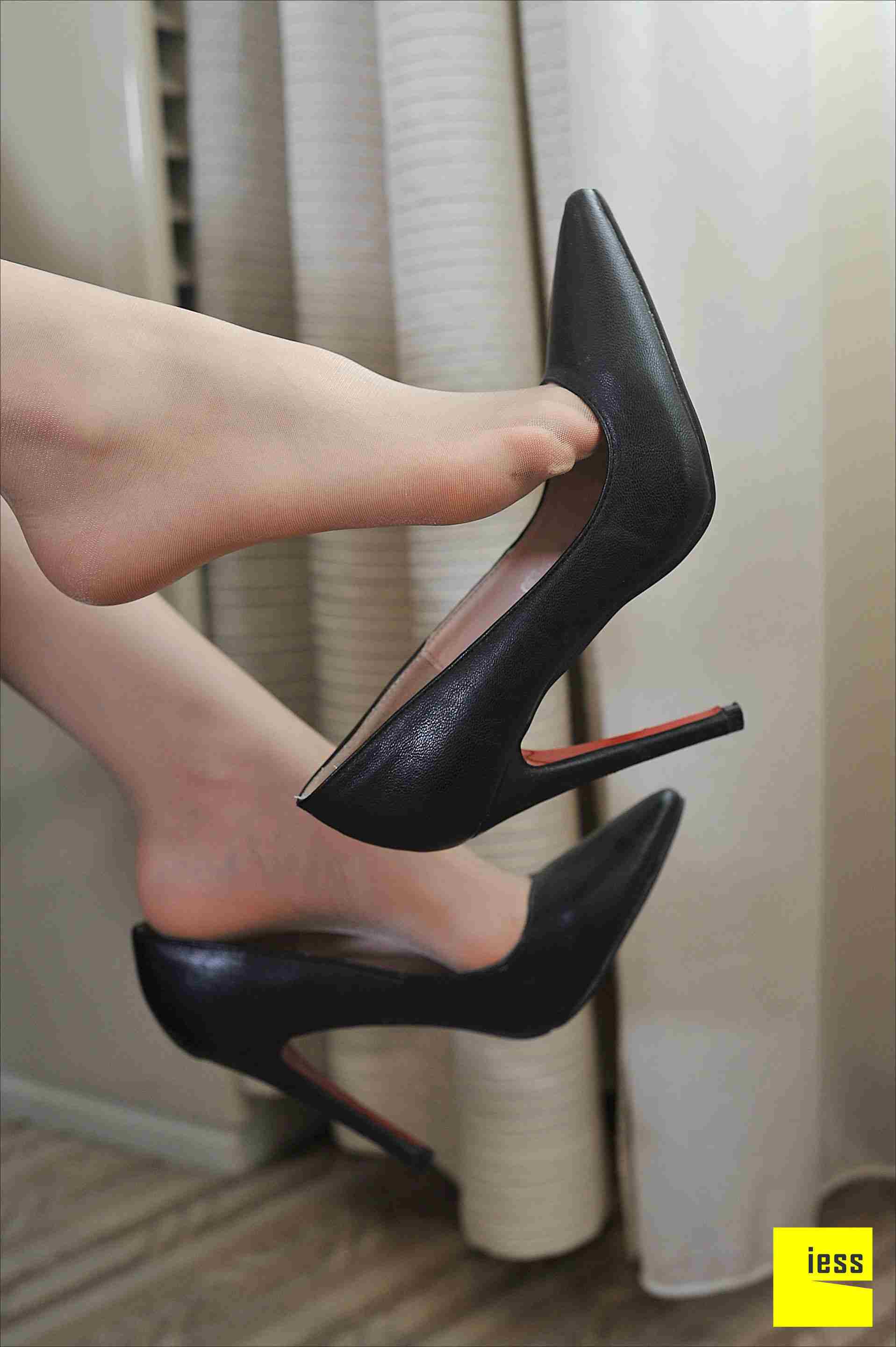 China Beauty Legs and feet 107