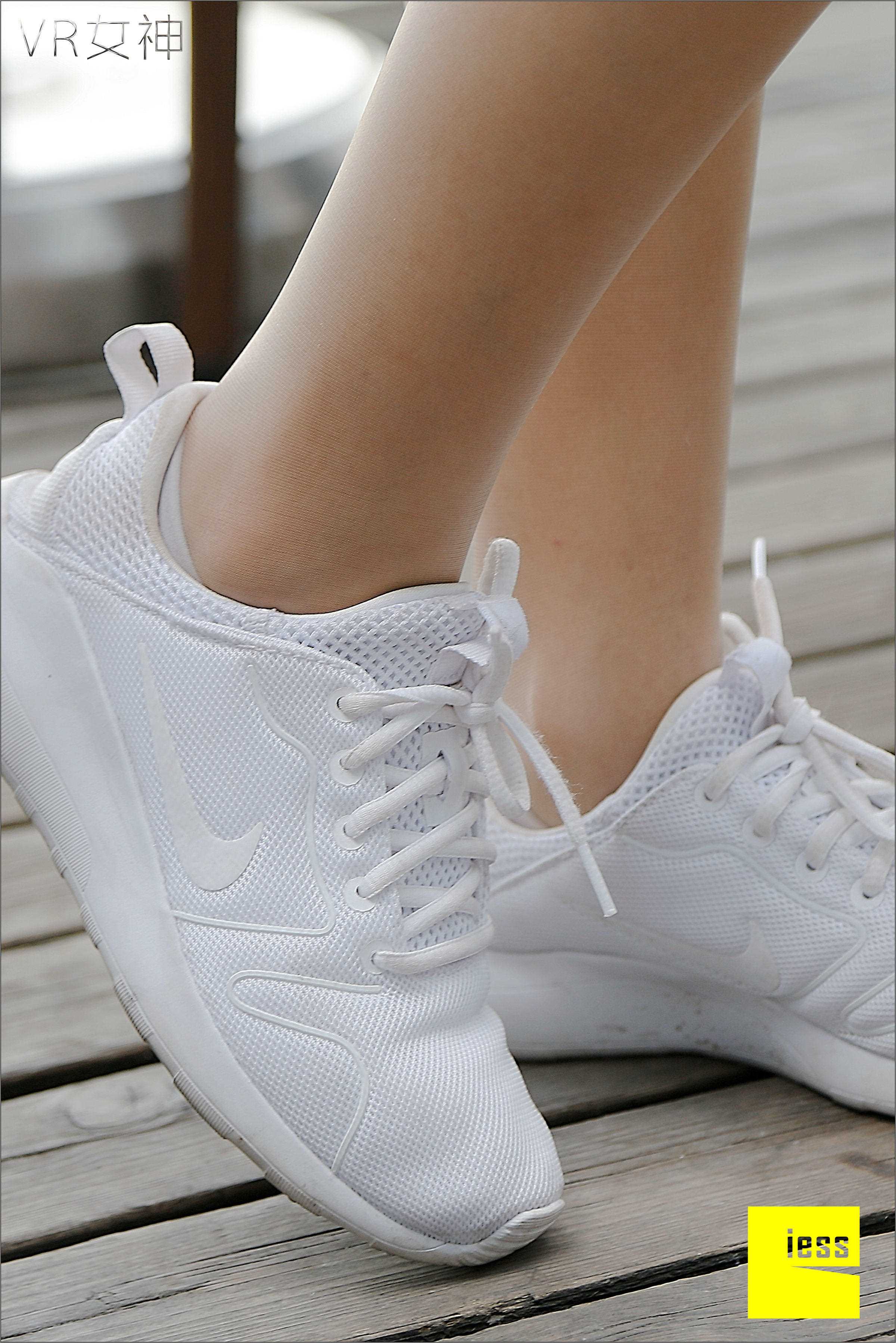 China Beauty Legs and feet 109