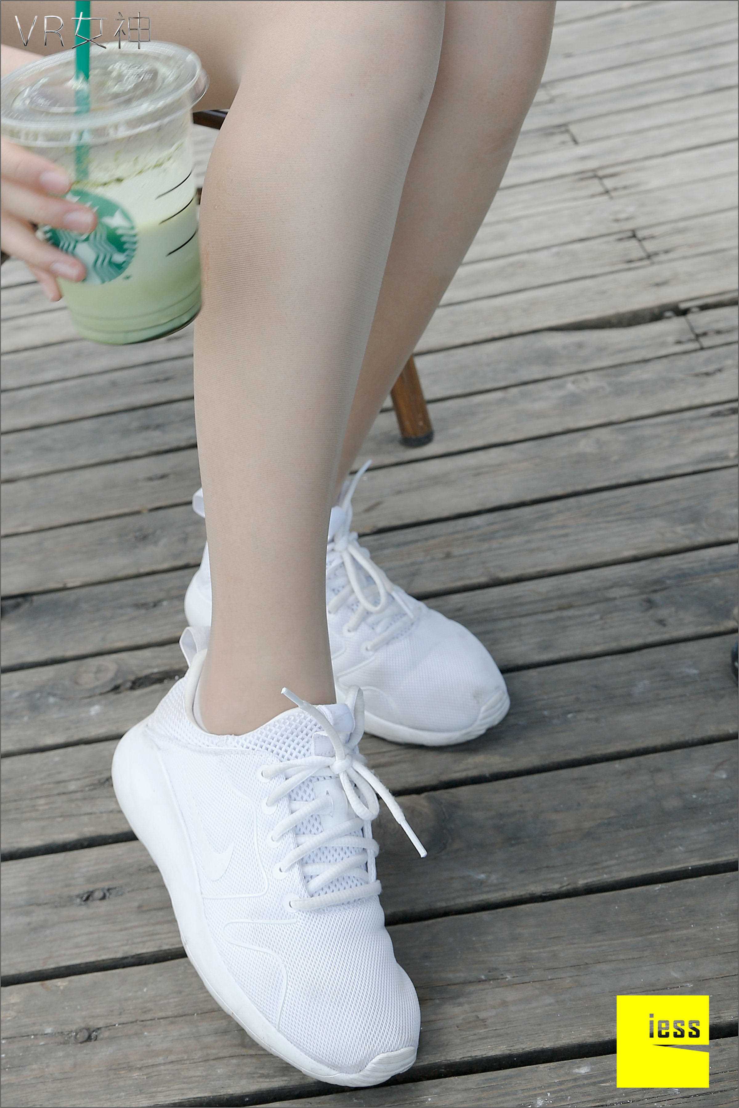 China Beauty Legs and feet 109